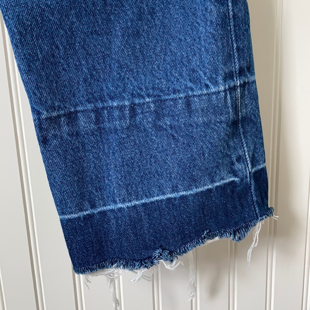 SOLD - LIKE NEW Levi’s 501 Distressed Raw Hem Crop Jeans - Picture 11 of 13